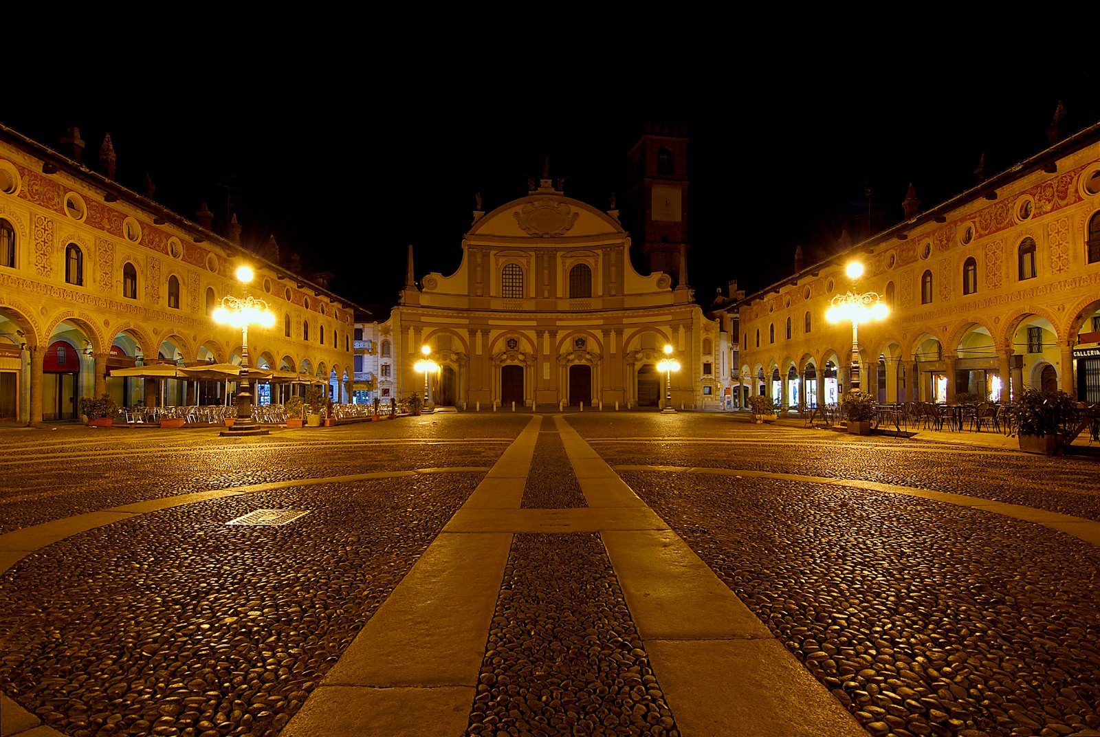 Piazza 3fc - ©copyright Marco Giardini